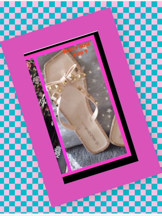 Shoes - Perfect for hot sand👍🏼 Bling Trim Jelly Slip Dusty Rose 8 or 9